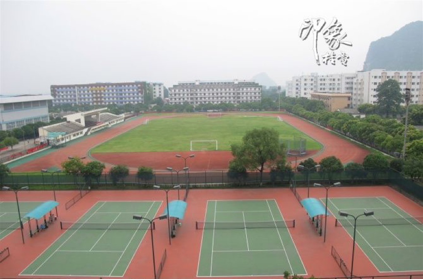 作者自述 大家好,我叫蒋子诚,毕业于全国四所电子科技大学之一,现在是一名FPGA研发工程师。细心的你一定想知道,我的母校究竟是哪所电子科技大学呢? 好吧,你看了下面这个段子就知道了……. 面试官:你是哪个大学毕业的? 我:四所电子科技大学之一。 面试官:西安电子科技大学? 我:不是,你猜。 面试官:成都电子科技大学? 我:不是,再猜。 面试官:不然就是杭州电子科技大学? 我:……不是,再猜…… 面试官:你确定上过大学吗?