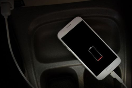 一文告诉你手机充电正确姿势,边充边玩好不好