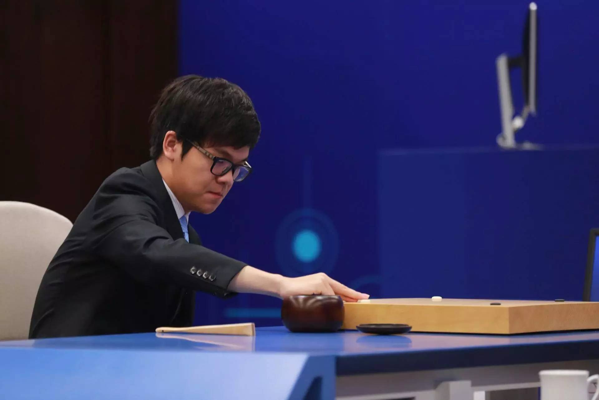 柯洁大战AlphaGo赛场外的故事，这应该是棋手该有的生活