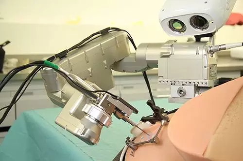 盘点六款具备革新的手术外科机器人