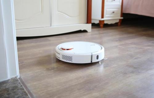 米家扫地机器人发布一周年,二代或是人工智能