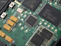 利用可编程器件CPLD/FPGA实现VGA图像控制器的设计方案