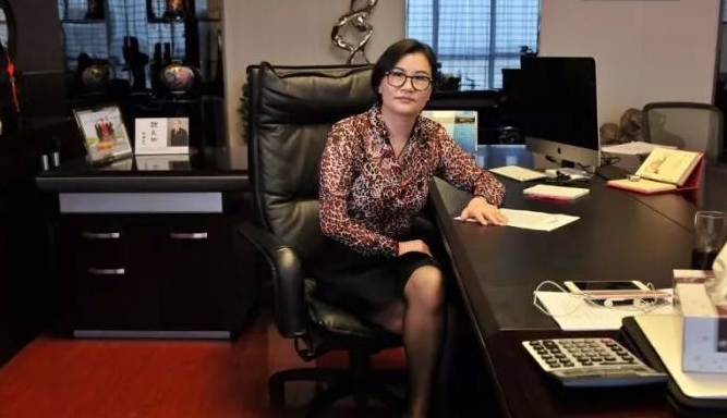 从打工妹到女首富,揭秘蓝思科技周群飞的生意经-电子工程世界