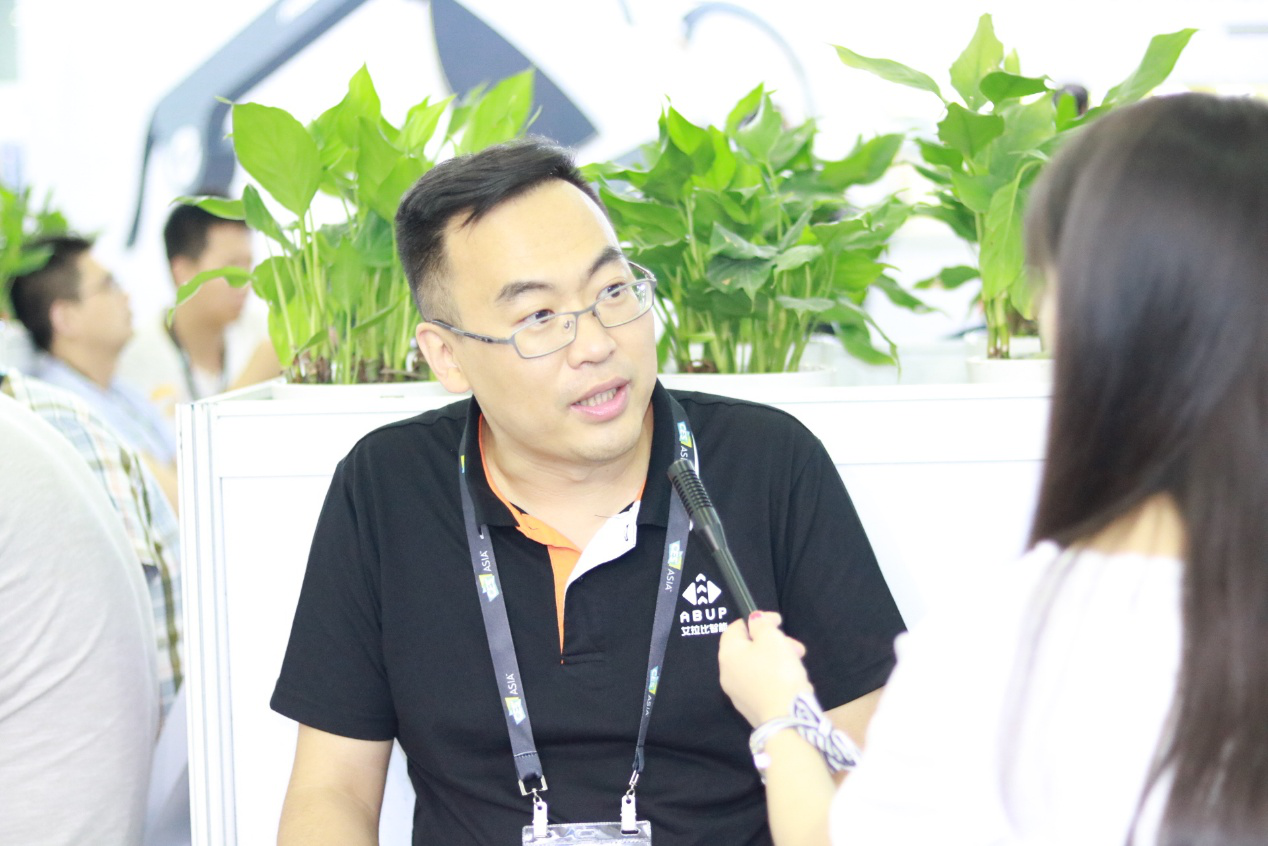 专访艾拉比总裁芮亚楠:整车ota全新升级 颠覆车的"三观"