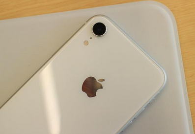 苹果iPhone XR:色彩只是亮点之一