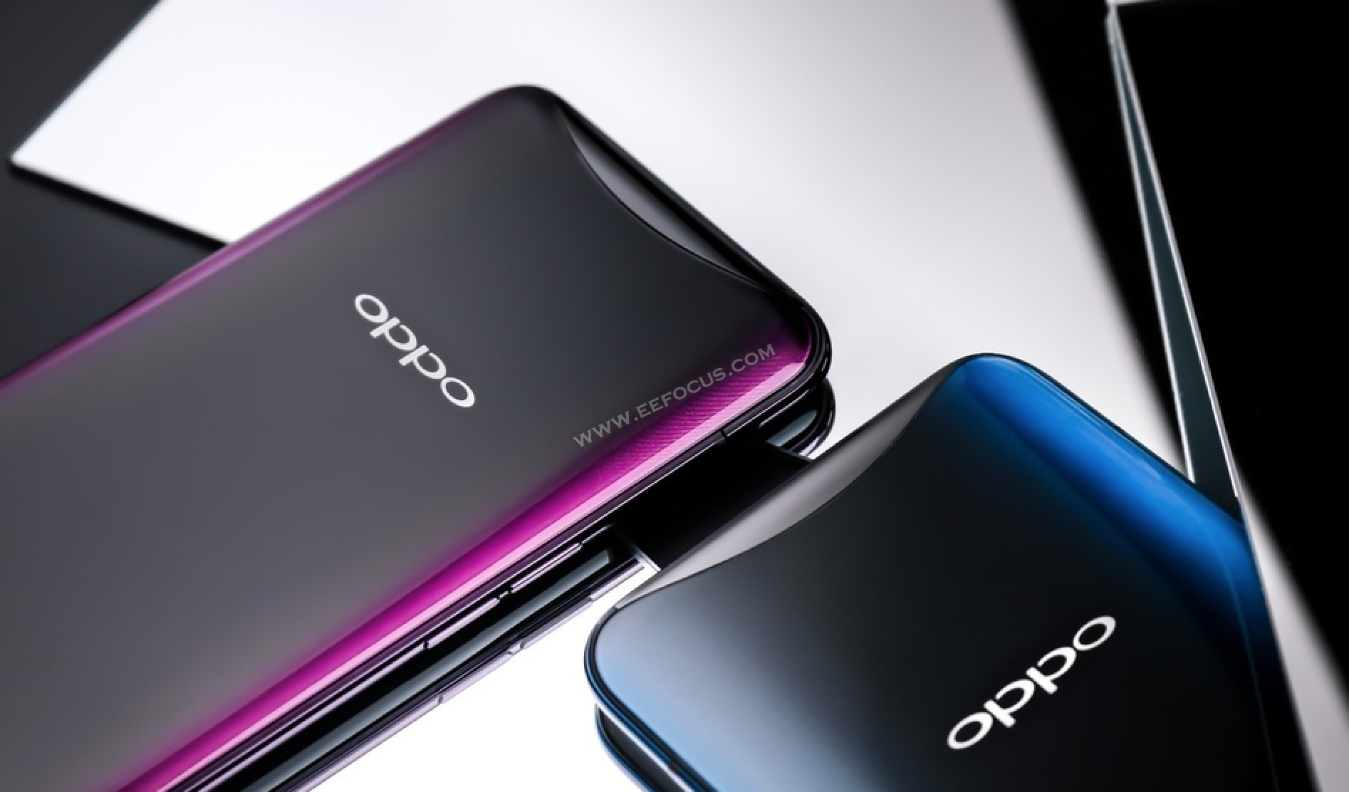 oppo find x 同樣也為了提升屏佔比,開創推拉式攝像頭,前置 2500 萬