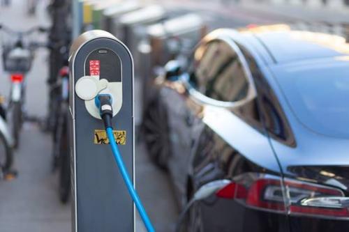  新能源汽车不保值，三年保值率仅为32.31%