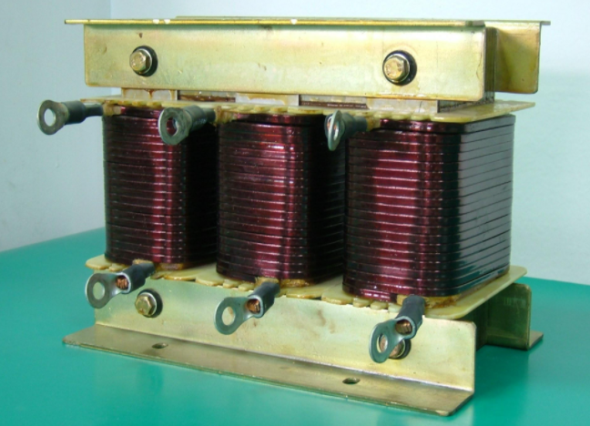 电抗器安装方式 电抗器的接线方法 - 空心电抗器的安装实物图 - 实验