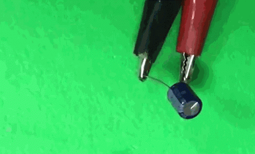 电容爆炸